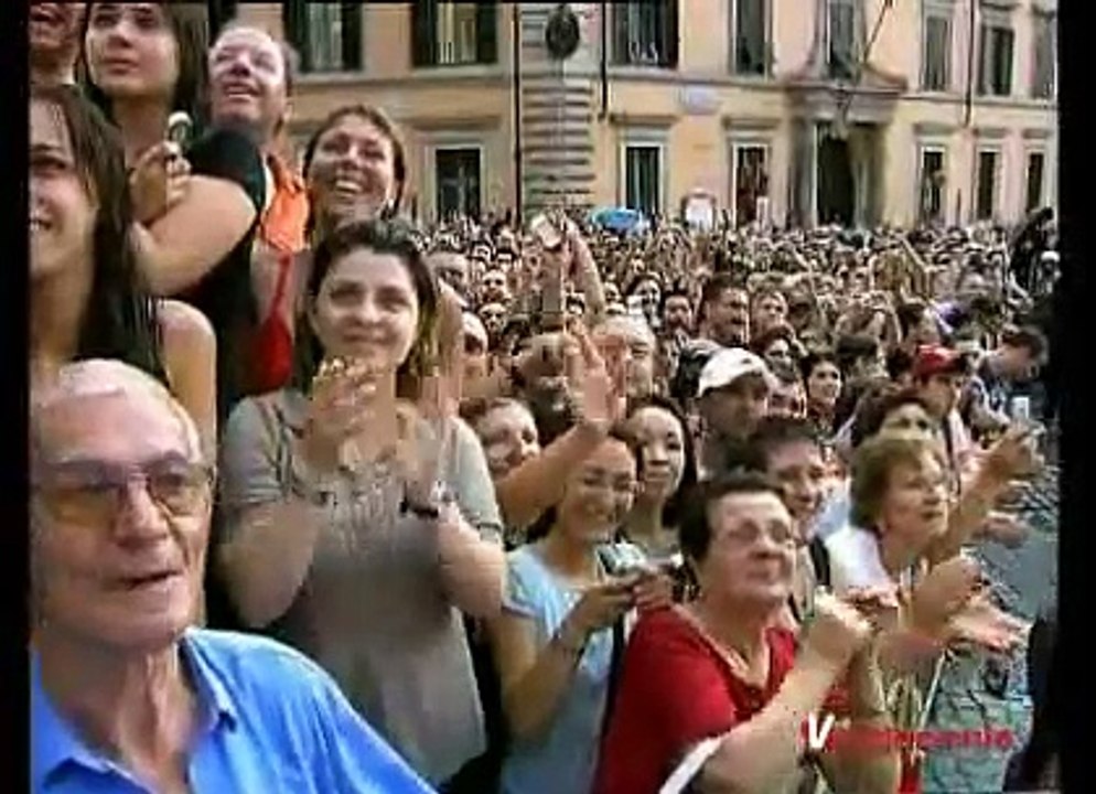 Francesco Totti e Ilary Blasi Sposi - Uscita dalla chiesa