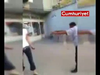 Telefon numarasını izinsiz alan adamı sopayla evire çevire dövdü