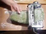 Fare la sfoglia per la pasta fatta in casa/homemade green egg pasta