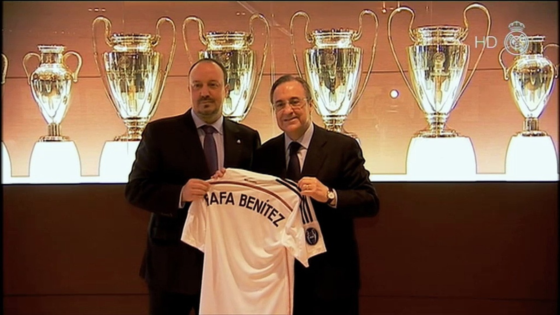 ⁣Benitez to battle on all fronts