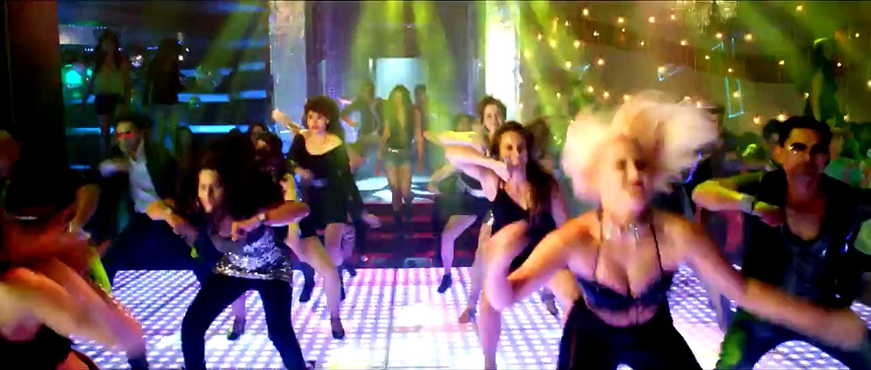 Har Lamha Kar Party - Bezubaan Ishq - Mugdha Godse