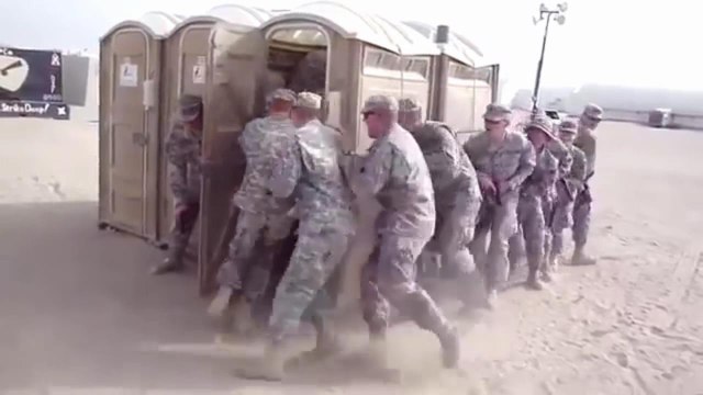 Американская армия прячется от Русских