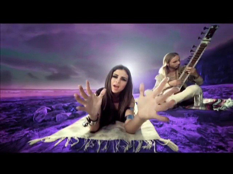 Selena Gomez & The Scene ¨Love You Like a Love Song¨