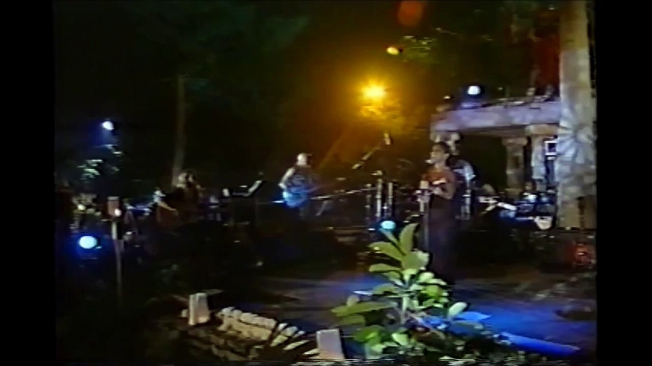 ALEJANDRA GUZMAN " HACER EL AMOR CON OTRO" en vivo XCARET MEXICO -3D