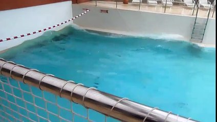 Download Video: Una piscina...con olas! En el Balneario de Arnedillo.MOV