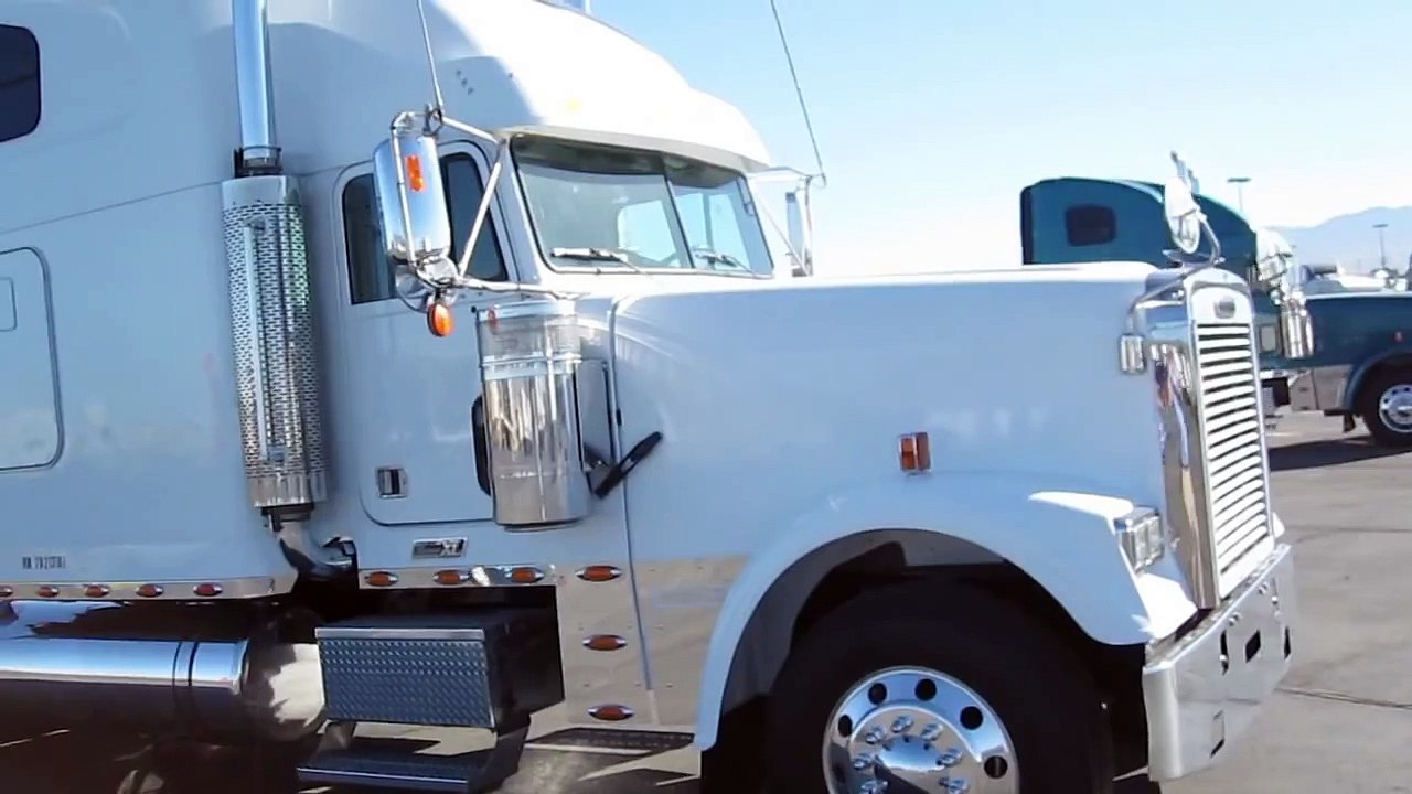 Freightliner Classic XL for sale - 2007 84" sleeper