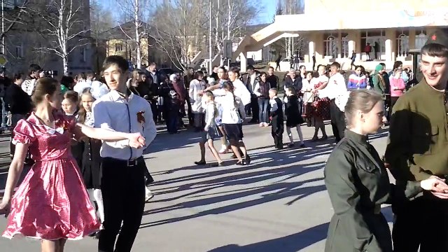 Вальс в сквере Победы. Губаха