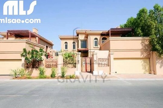 Elegant 4 bedroom villa Gardenia with private pool and garden in Golf Gardens - mlsae.com