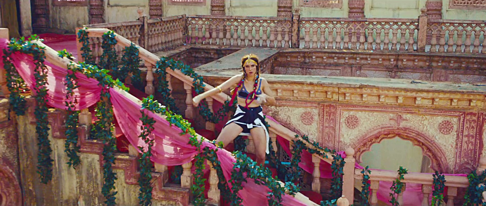 Major Lazer - DJ Snake - Lean On (feat. MØ) (Official Music Video)