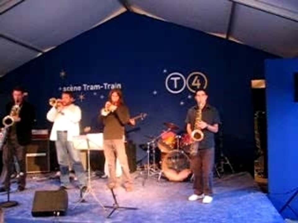 Steeve Sax inaugure le tram-train