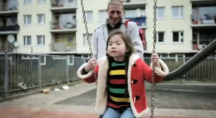 Une petite fille va pourrir un mariage en 5 secondes, A voir