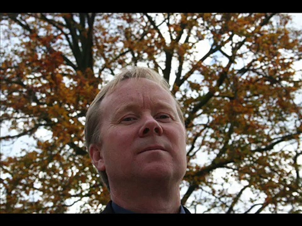 Presentation Skills in six minutes - by Chris Croft.