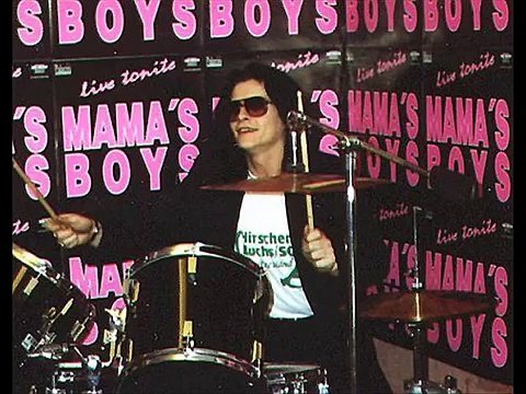 Mamas Boy`s - Runaway Dreams