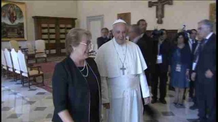 Bachelet y el papa se reúnen en el Vaticano
