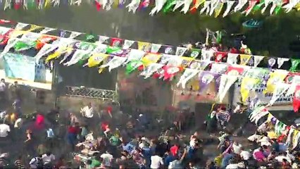 İlk belirlemelere göre 1’i polis 13 yaralı