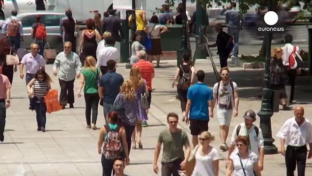 Les Grecs inquiets et surpris après le report des remboursements