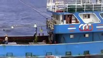 Chinese fishing boat rammed Japanese Coast Gurd's ship ~Look at the wake of Chinese boat~