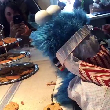Cookie Monster is serving up 5 kinds of cookies?syndication=228326