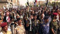 Yémen: des militants houthis manifestent à Sanaa