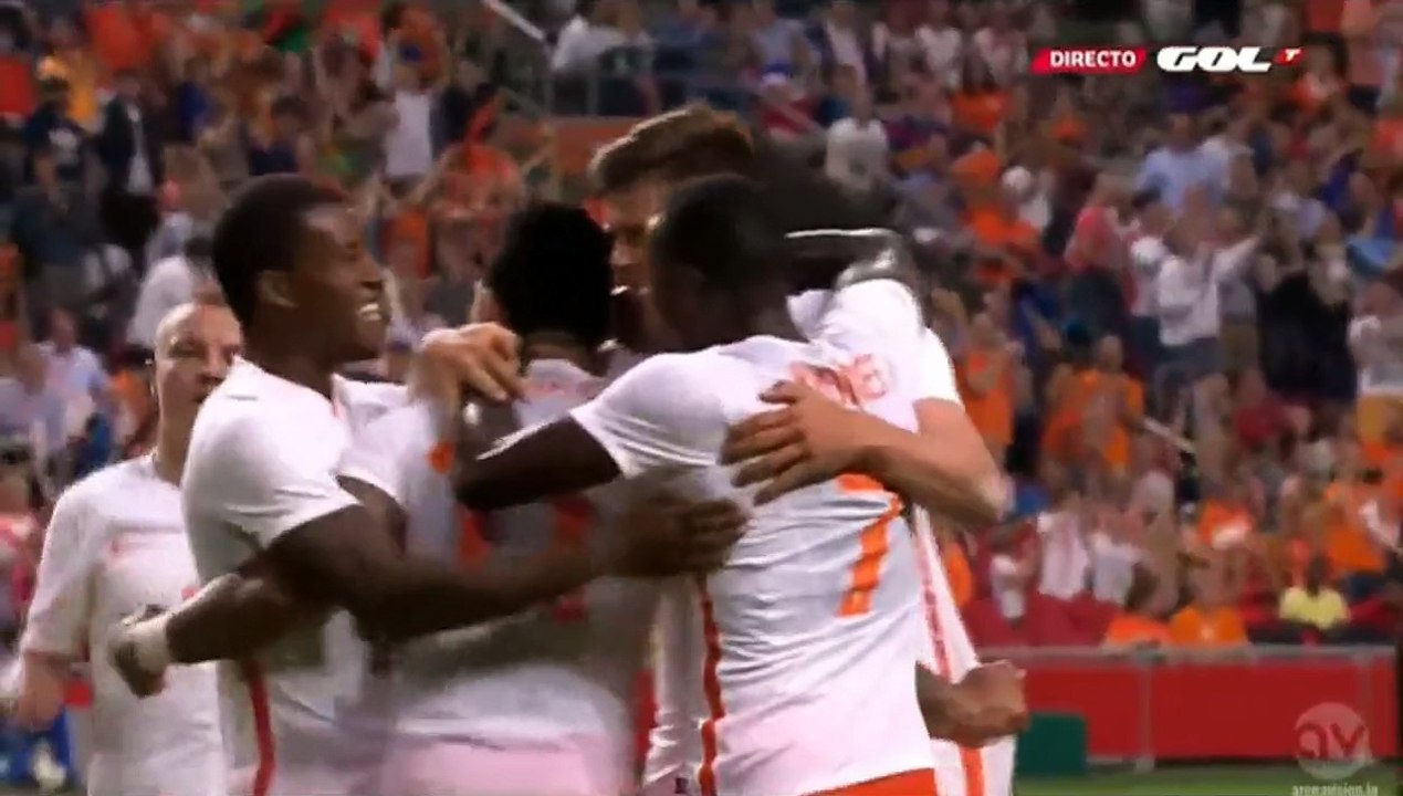 1-0 Huntelaar Goal - Netherlands vs USA 05.06.2015