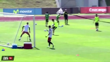 إيسكو يحتفل بهدفه في تدريبات #ريال_مدريد على طريقة #رونالدو