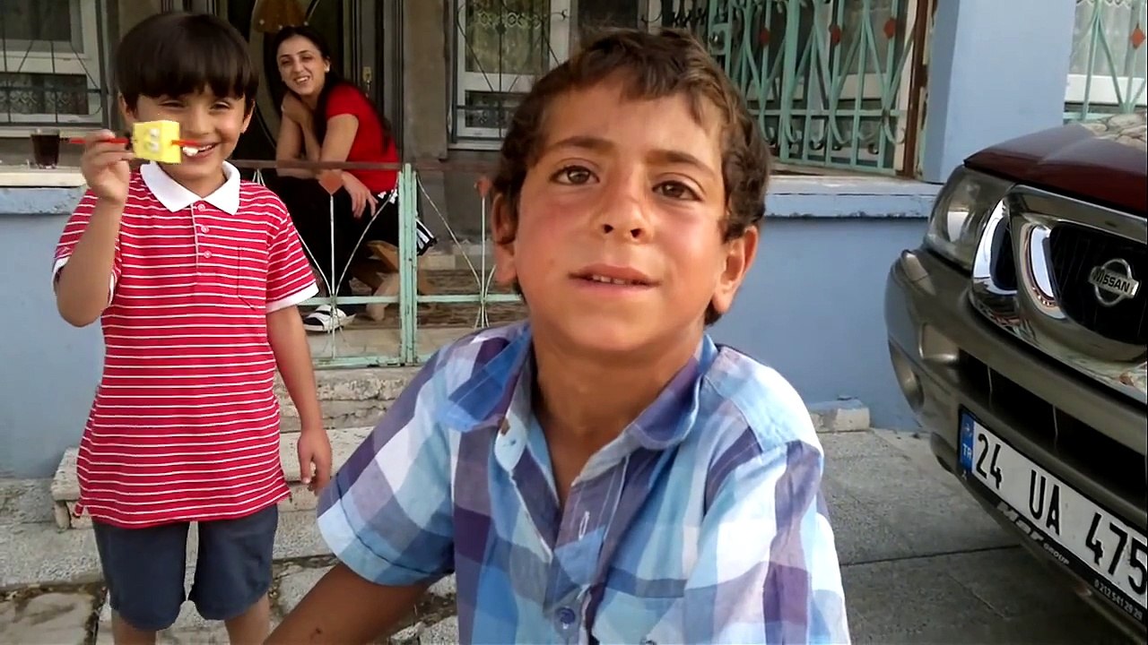 Erzincan Cocuk Türkü söylüyor