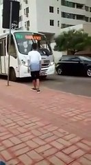 Blague du lacet à un chauffeur bus (Fail)