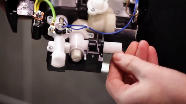 Electric Showers: Stylish Aspirante Shower video from Triton Showers