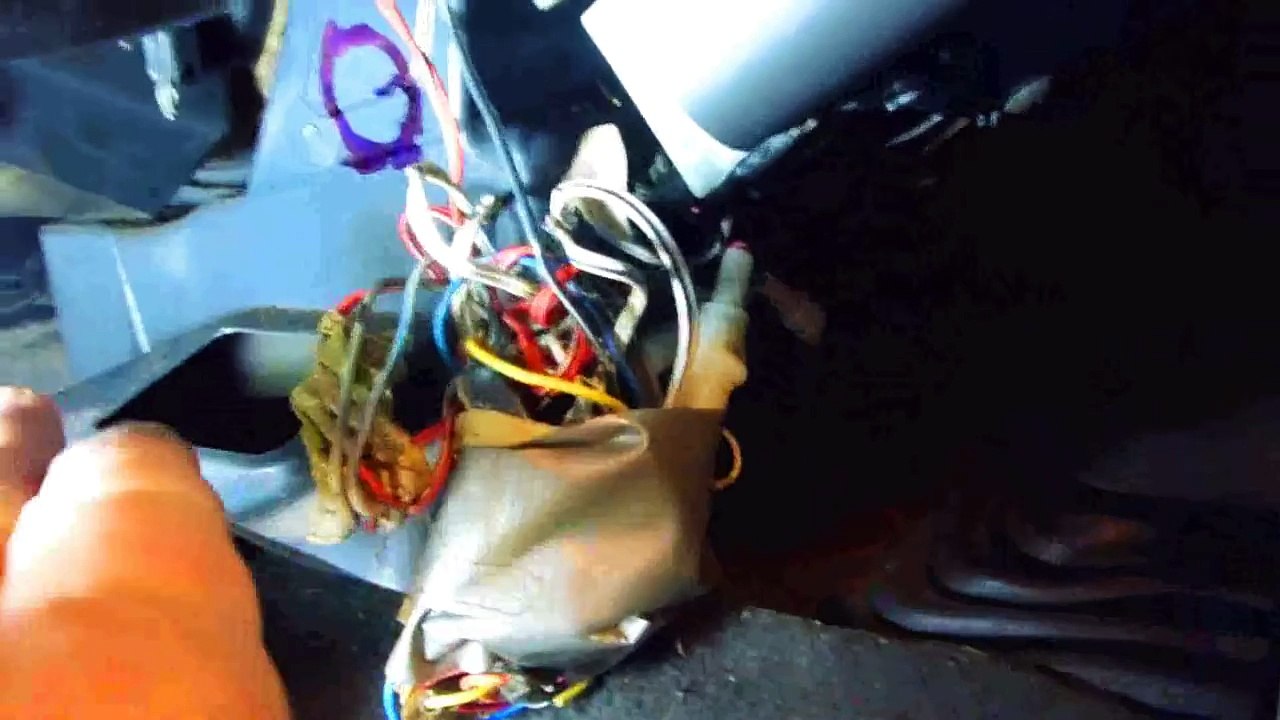 Suzuki Samurai - Clean out Heater Box of Leaves & debris