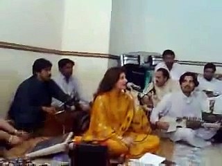 Pashto Hot Actress Nadia Gul Mast Dance