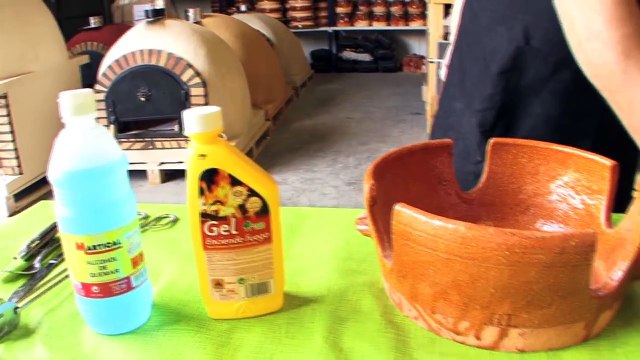 Novedoso quemador de barro para asar carnes, pescados y verduras. Ideal para su horno de leña.