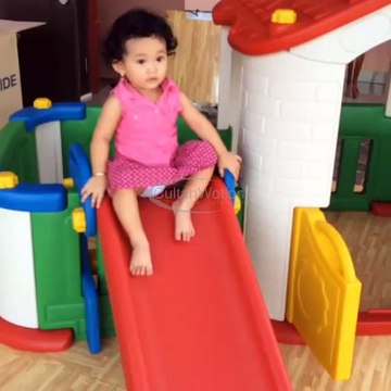 Senangnya Bilqis Khumairah Razak Dapat Hadiah Rumah Mainan Dari Bunda Ayu Ting Ting