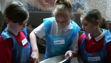 Jamie Oliver's Fifteen - Pass It On