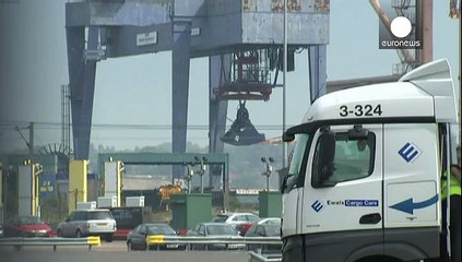 La policía descubre a 68 inmigrantes en contenedores en el puerto de Harwich
