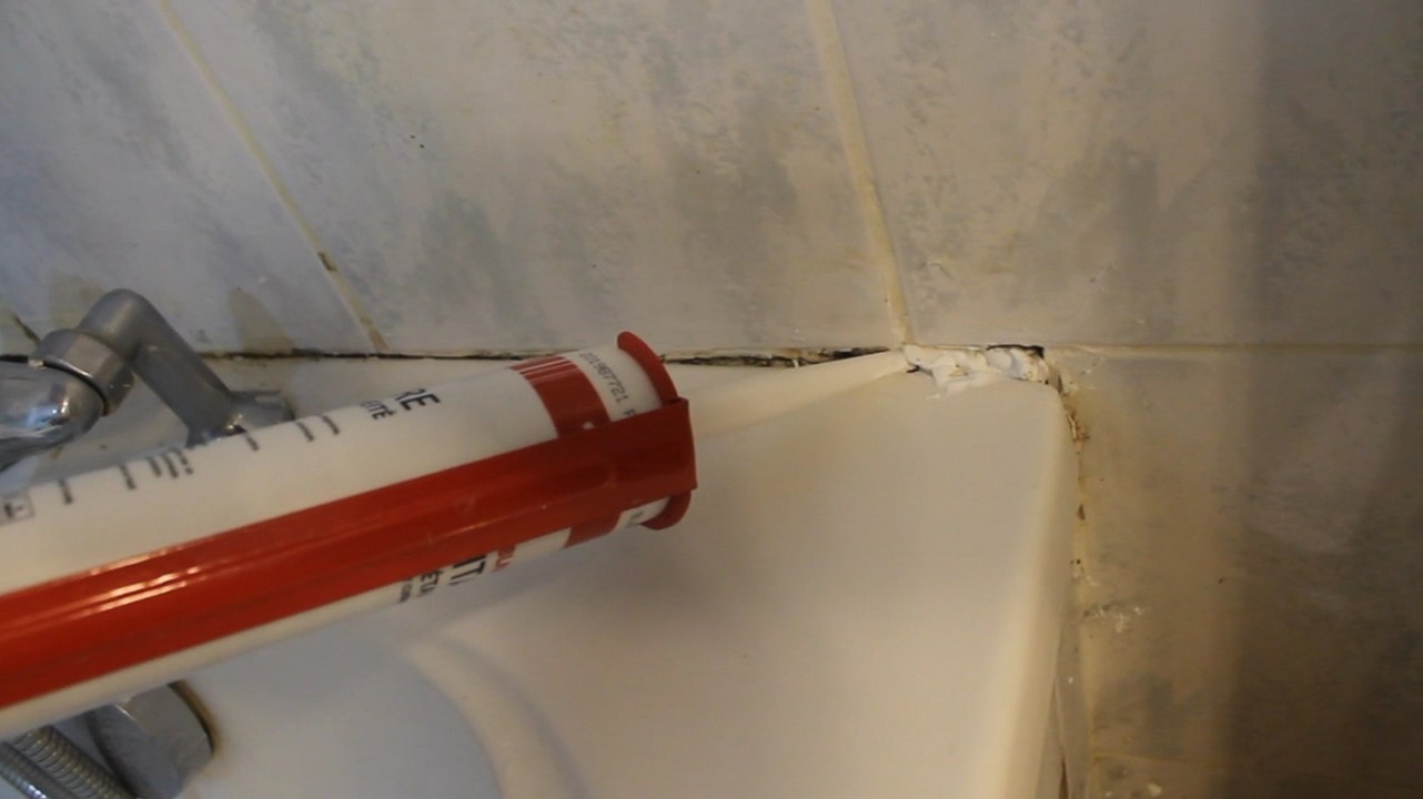 Poser joint silicone - Remplacer joint silicone - Faire joint silicone : Un Ex No Life Bricole