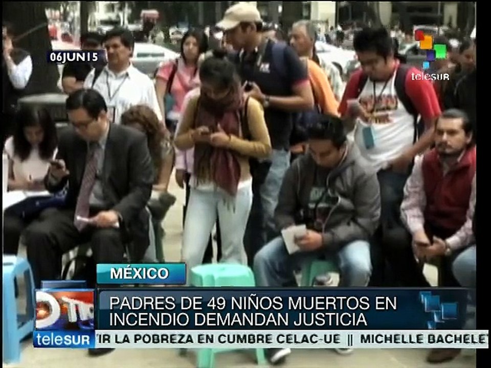 México: marchan para exigir justicia para niños muertos hace seis años