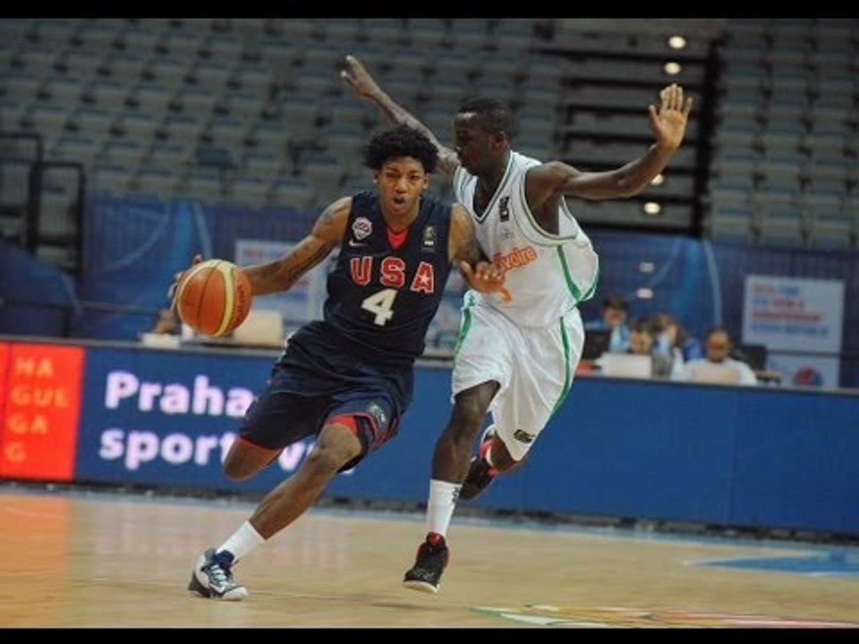 #FIBAU19 - Payton's two-handed windmill reverse dunk