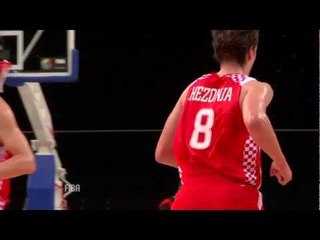 FIBA U17 - Hezonja punishes Aussies with a windmill dunk