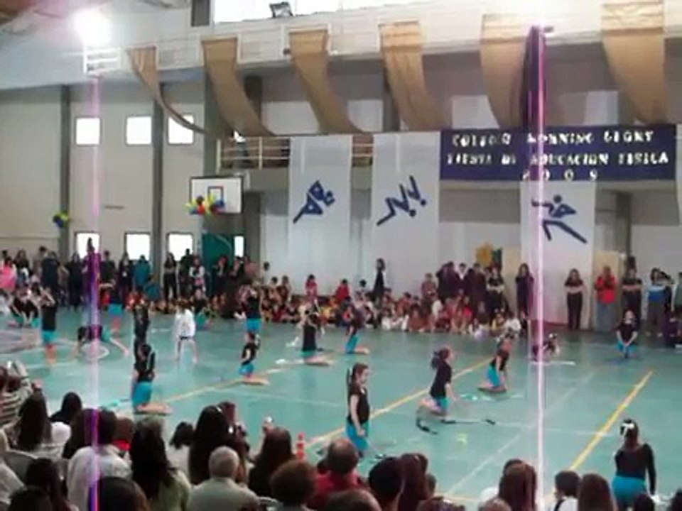 Esquema de gimnasia ritmica con cintas y flexibilidad-colegio morning glory