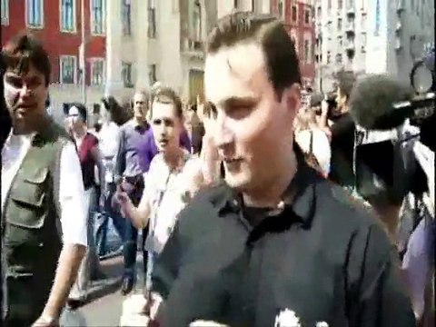 Отношение к ЛГБТ - в России и в США