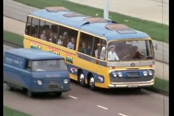 Beatles buying fish n chips (Rare footage)