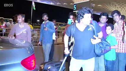 Скачать видео: Celebs leave for IIFA  ErosNow E Buzz  Hrithik Roshan, Ranveer Singh, Arjun Kapoor, Sonakshi Sinha