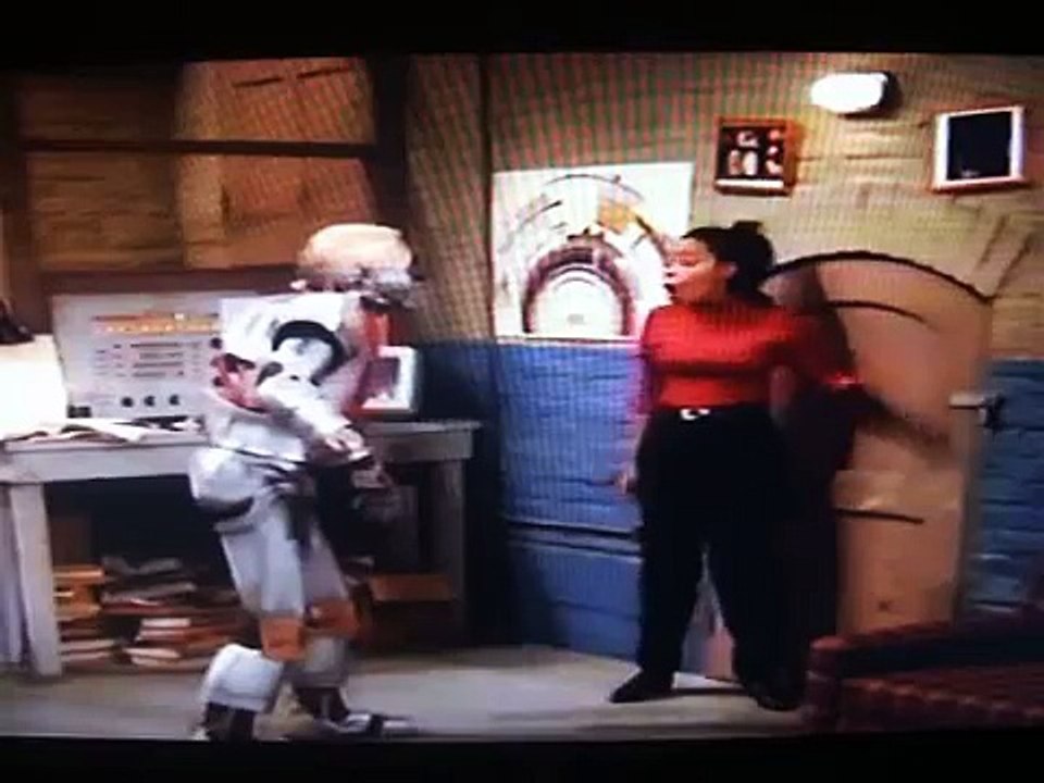 Michael Boogaloo Shrimp Chambers as Urkel-bot Family Matters
