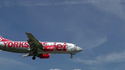 Jet2 final approach slow mo