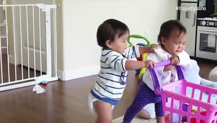 Sevimli İkizlerin Rekabeti