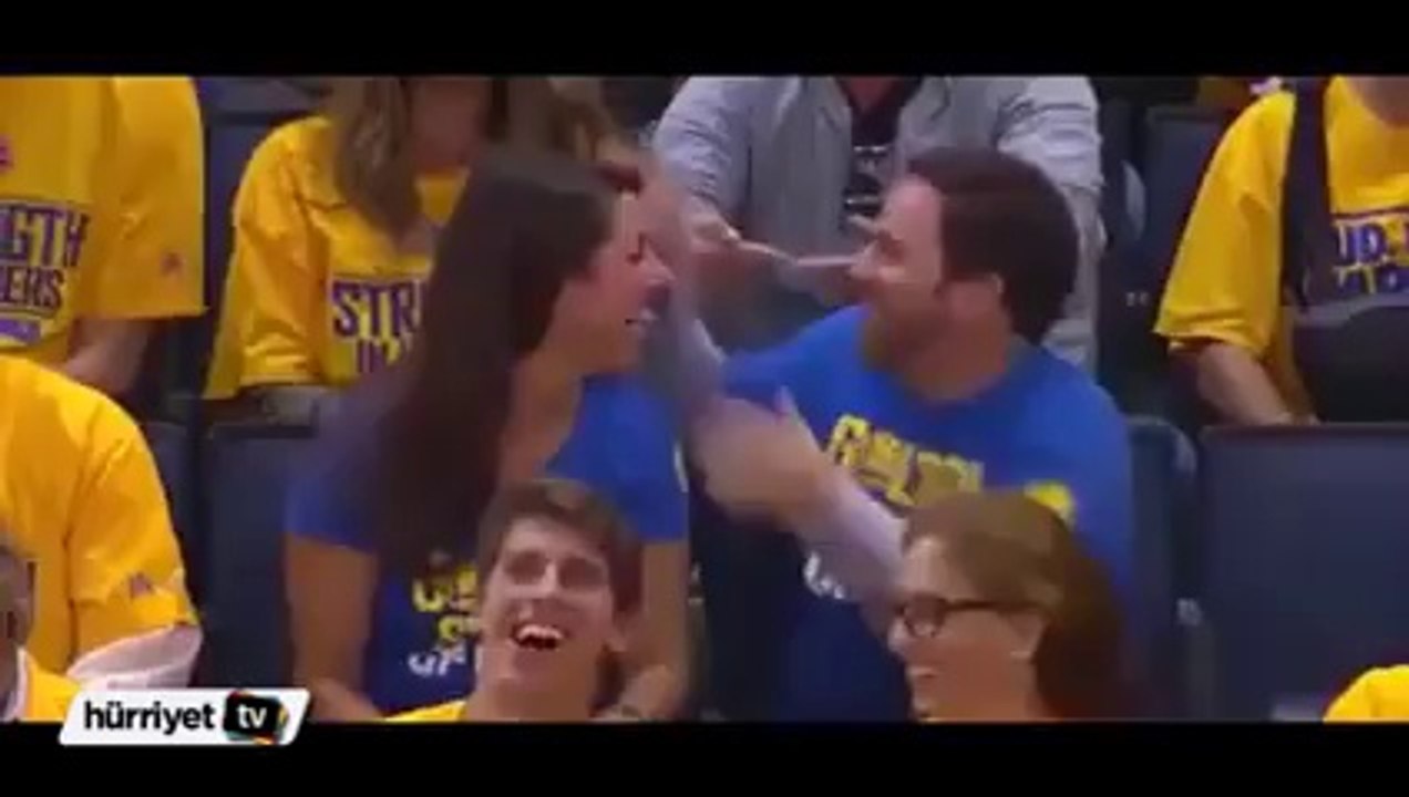 Nba Maçında Kiss-Cam'da Ateşli Öpüşme! NBA match - Hot Kisssing on Kiss-Cam!!