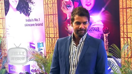 Shabbir Ahluwalia aka Abhi at the Gold Awards 2015 Red Carpet.