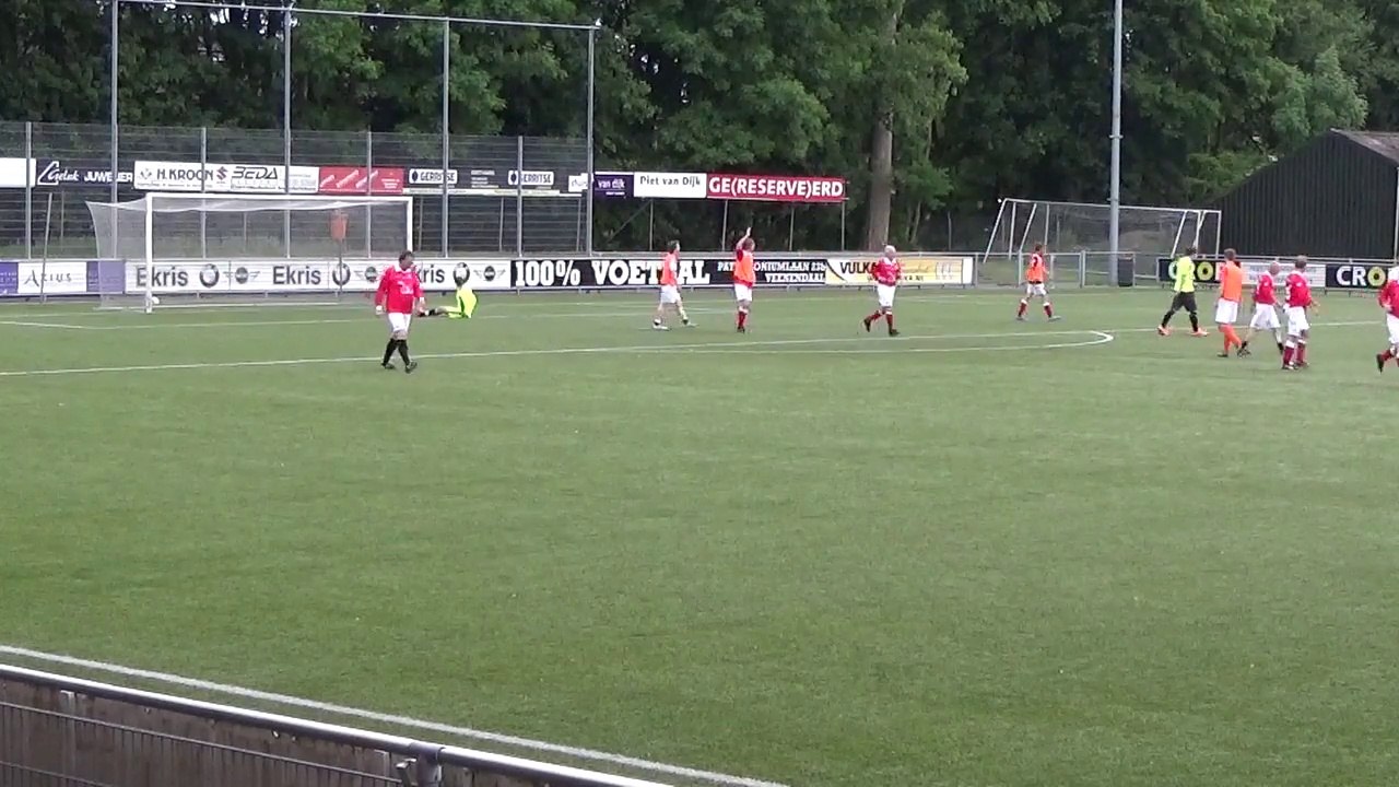 Dovo 35+ tegen Dovo A5 deel 2 "Het Doelpunt" at 06.36
