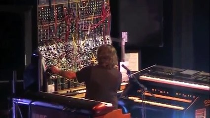 Keith Emerson breaks down the moog