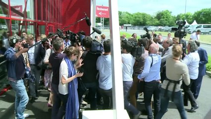 Loi Macron: Valls et Bartolone n’excluent pas le recours au 49.3